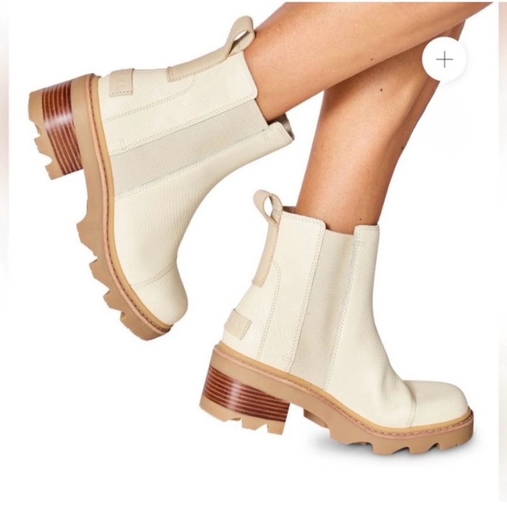 Sorel Joan Now Snake Embossed Chelsea Waterproof Lug Sole Cream Booties Sz 10